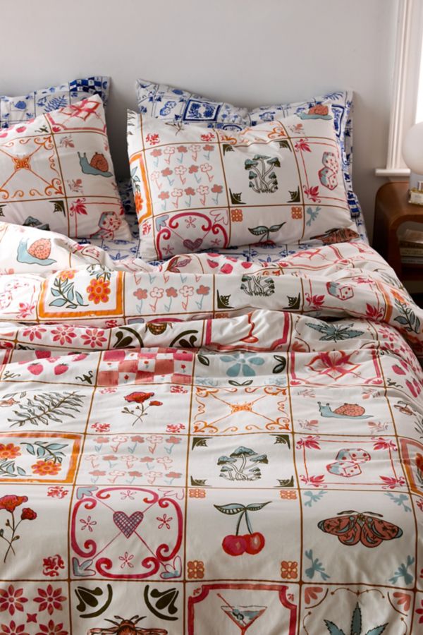 Slide View: 1: Mariana Tile Duvet Set