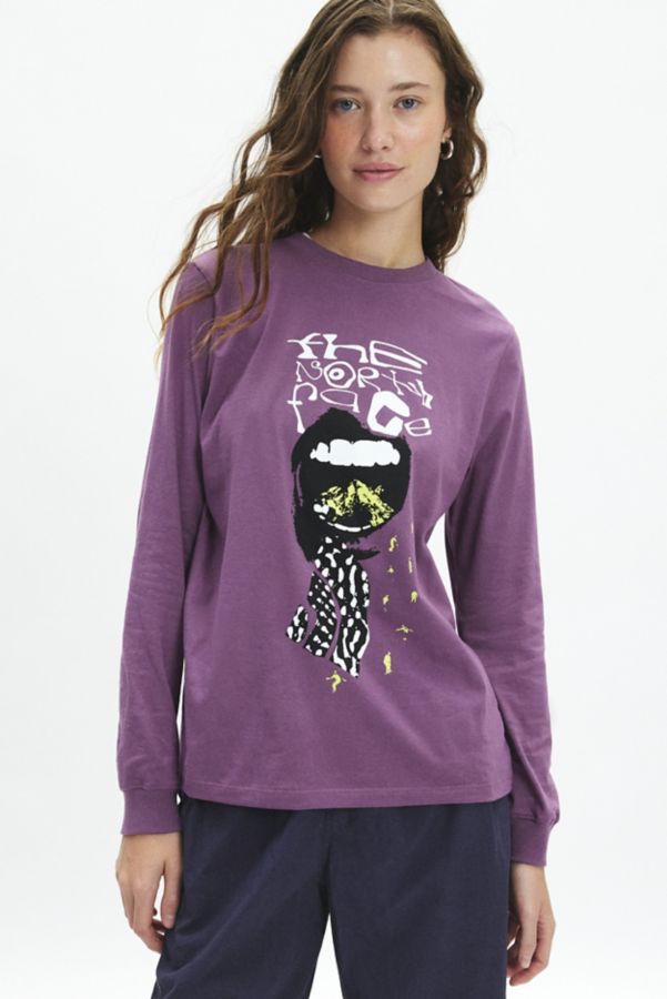 Slide View: 3: The North Face Snow Long Sleeve Graphic Tee