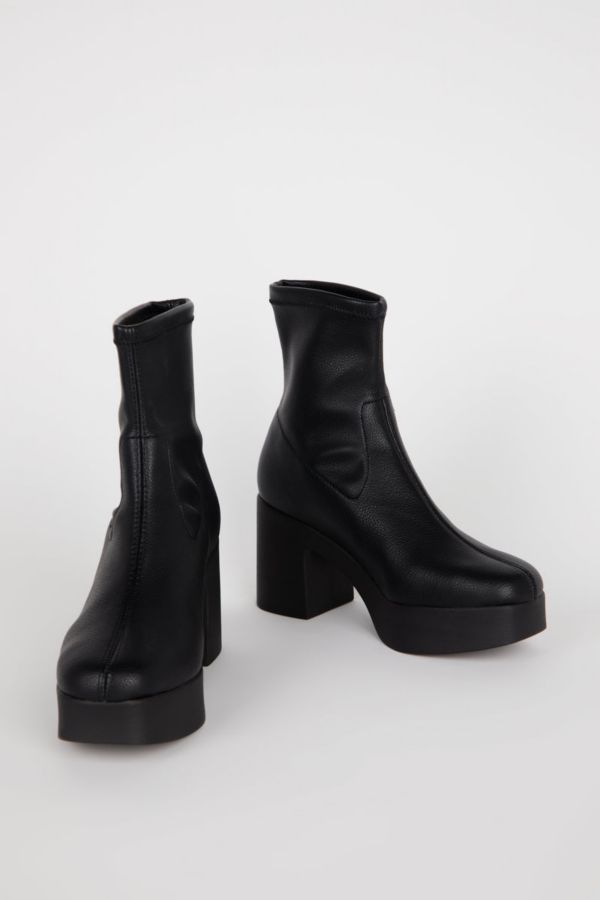 Slide View: 2: Intentionally Blank Marlowe Platform Boot