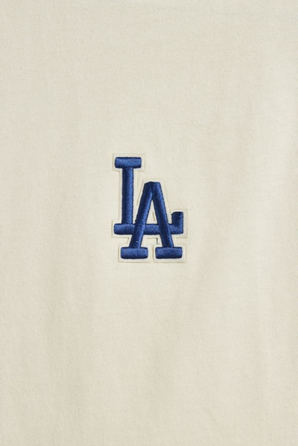 Slide View: 3: Pro Standard UO Exclusive MLB Los Angeles Dodgers Team Logo Tee