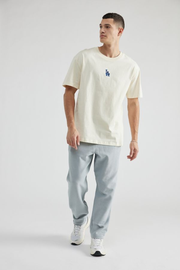 Slide View: 4: Pro Standard UO Exclusive MLB Los Angeles Dodgers Team Logo Tee