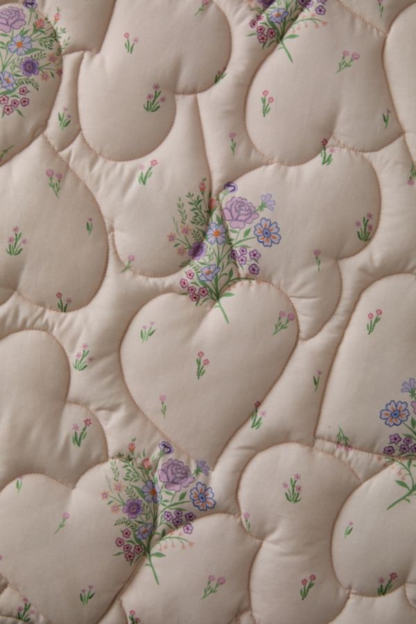 Slide View: 4: Heart Puff Floral Comforter