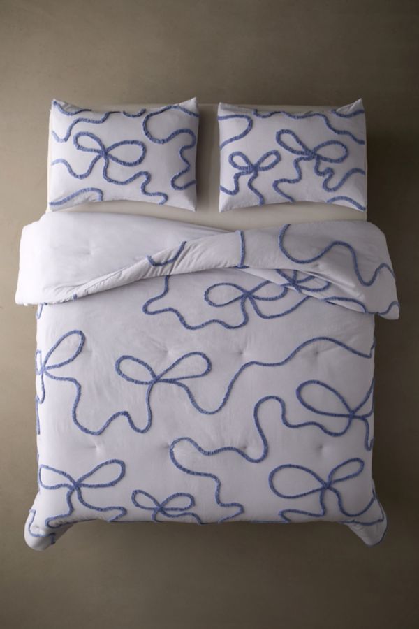 Slide View: 3: Wild Bows Tufted Comforter