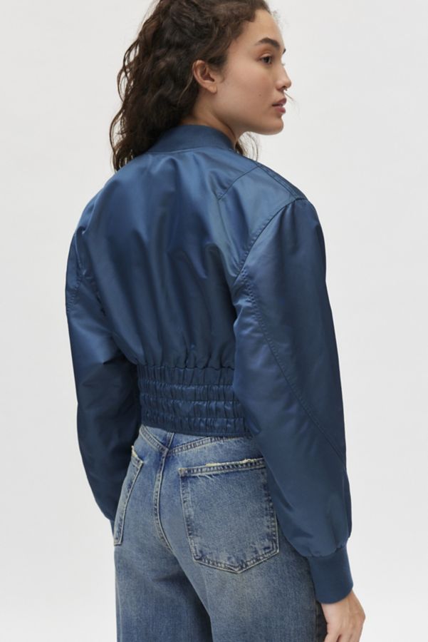 Slide View: 5: Urban Outfitters X Alpha Industries L-2B Cropped Bomber Jacket