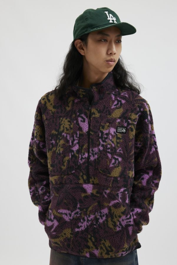 Slide View: 1: Mountain Hardwear UO Exclusive HiCamp Fleece Half Zip Sweatshirt