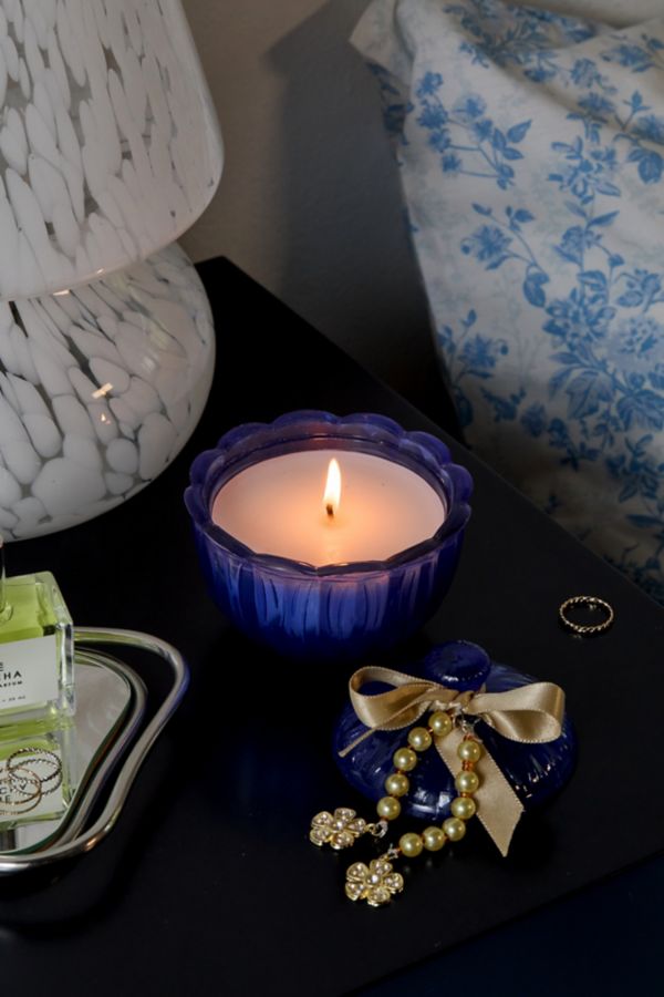 Slide View: 1: Kimchi Blue Petal 5 oz Candle