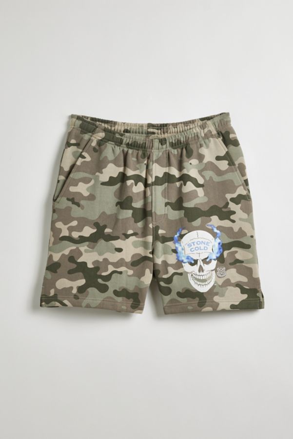 Slide View: 1: WWE UO Exclusif Stone Cold Camo Short