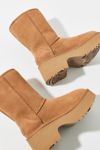 Thumbnail View 4: Botte Courte UGG Classic New Heights