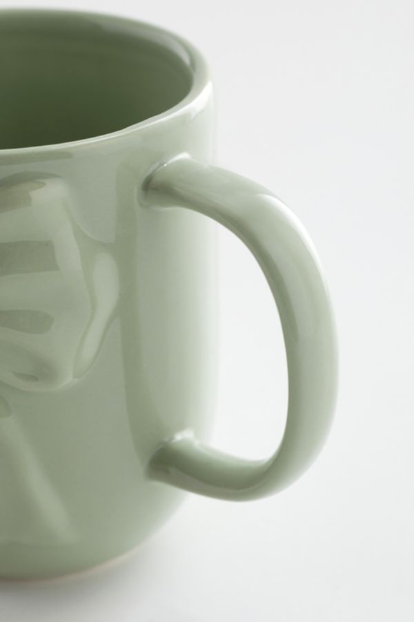 Slide View: 4: Sculpted Bow Mug