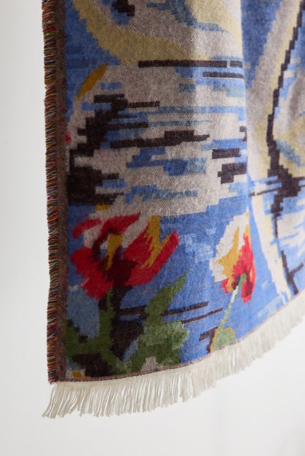 Slide View: 3: Emile Cozy Art Throw Blanket