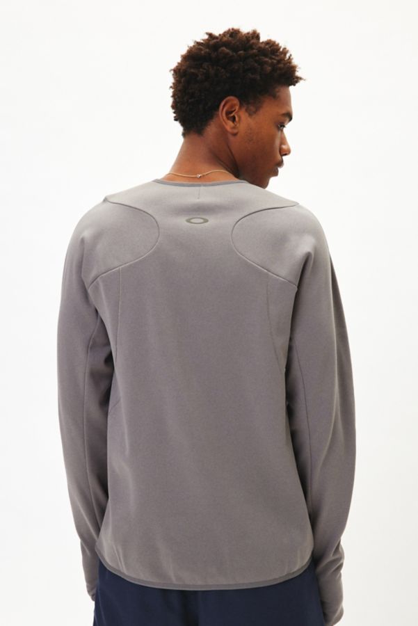 Slide View: 2: Oakley Latitude Flex Tech Crew Neck Sweatshirt