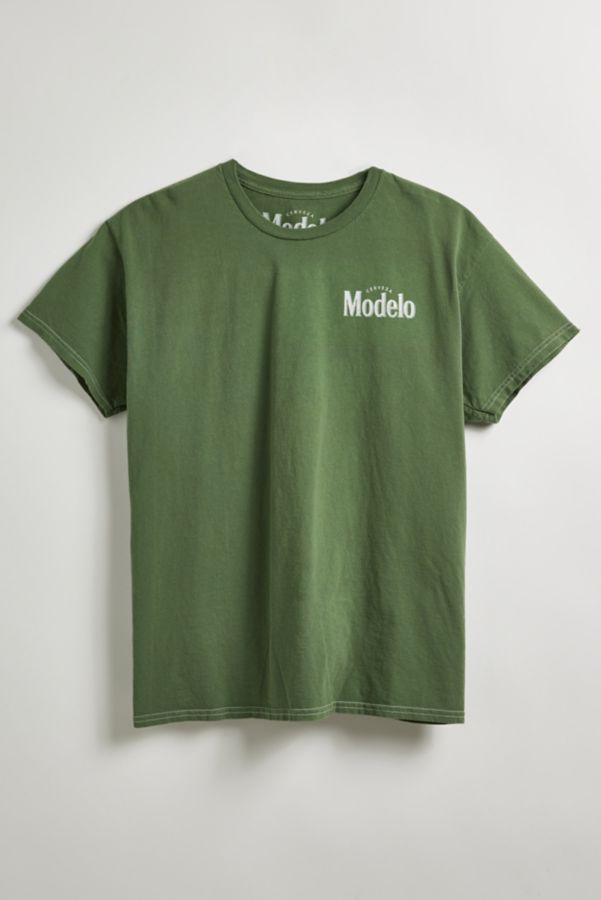 Slide View: 2: Modelo Cheers Short Sleeve Graphic Tee