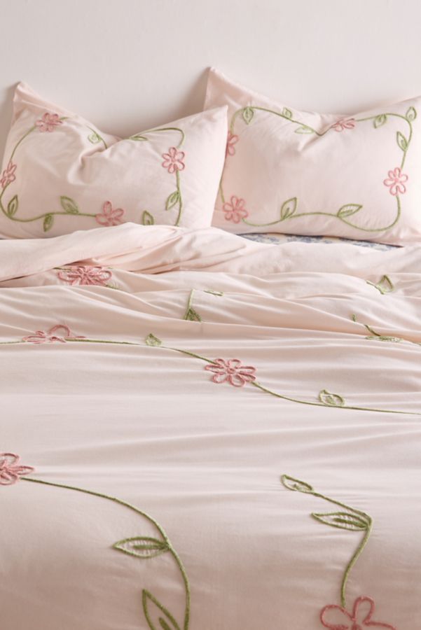 Slide View: 2: Falling Vines Floral Duvet Cover