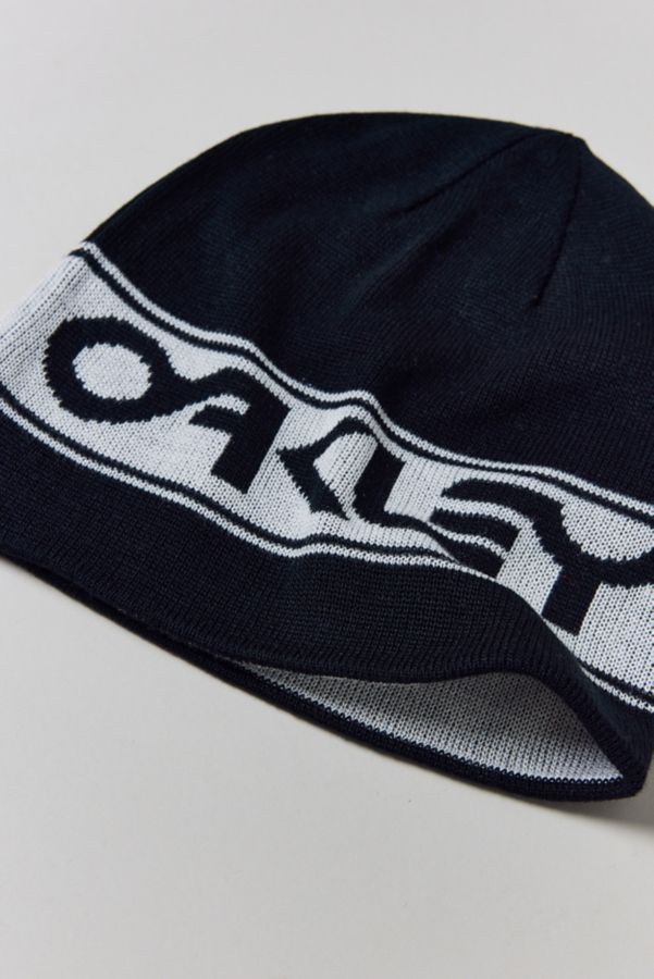 Slide View: 3: Oakley TNP Reversible Beanie