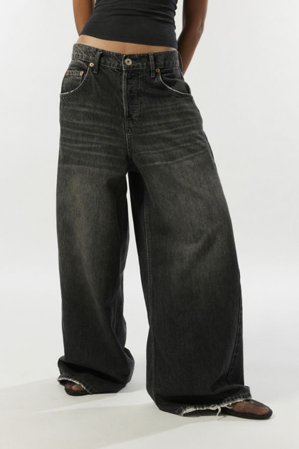 Slide View: 2: BDG Anika Ultra-Wide Leg Column Jean