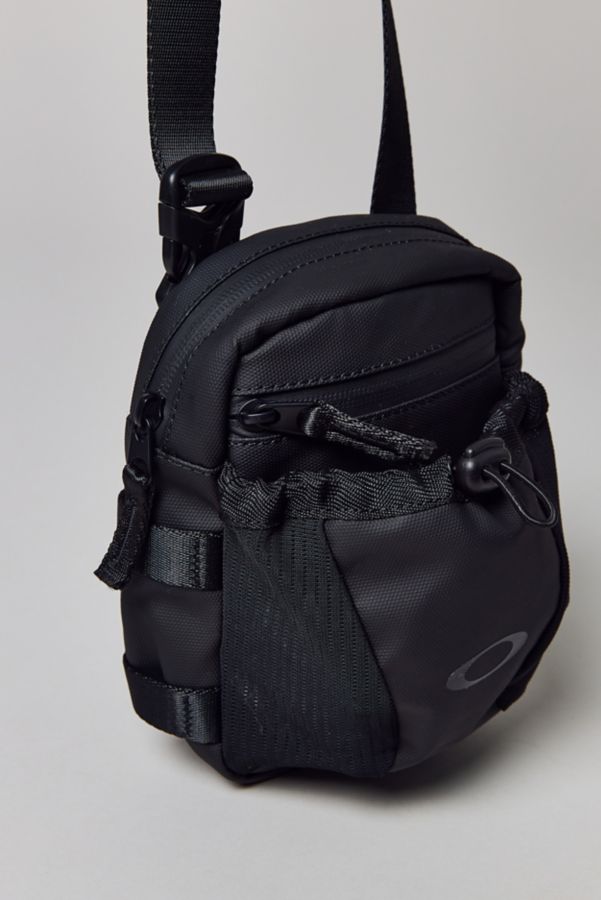 Slide View: 2: Oakley Rover Crossbody Bag