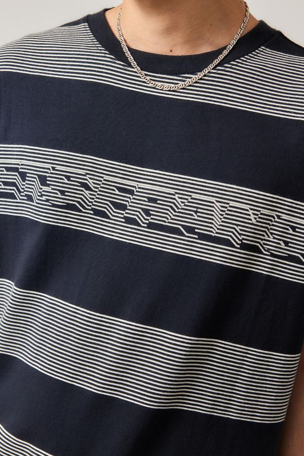 Slide View: 2: iets frans... 3D Stripe Tee