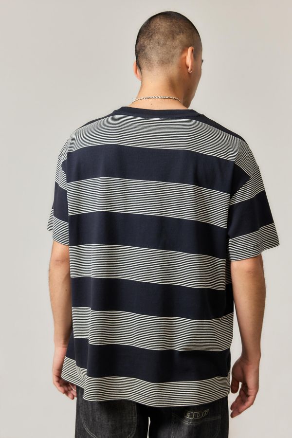 Slide View: 4: iets frans... 3D Stripe Tee