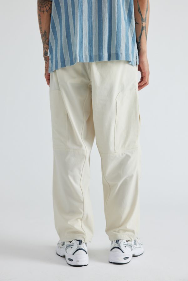 Slide View: 2: Pantalon coupe-vent en tissu extensible Standard Cloth