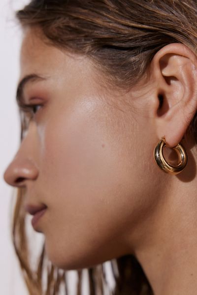 Essential Medium Tube Hoop Earring