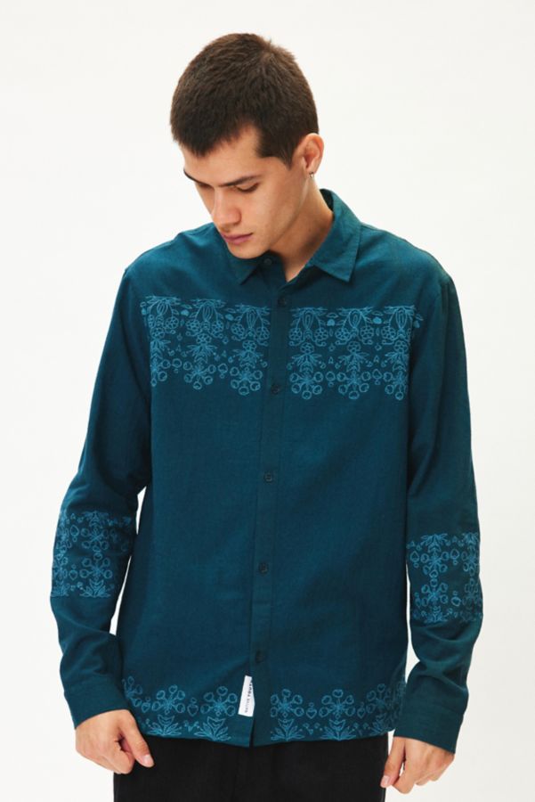 Slide View: 1: Native Youth Gage Embroidered Long Sleeve Button-Down Shirt