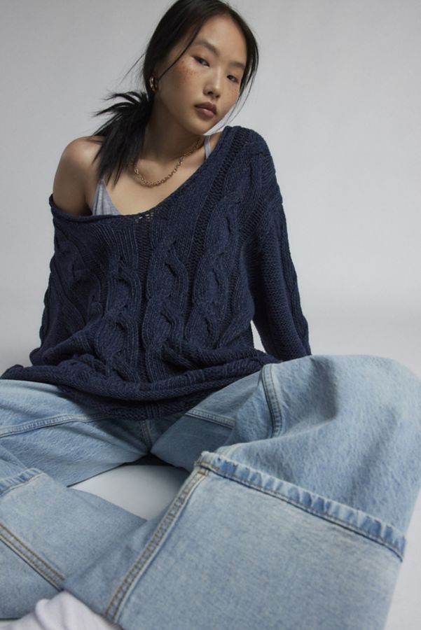 Slide View: 2: BDG Skylar Oversized Cable Knit Sweater