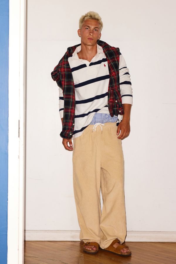 Slide View: 1: UO Baggy Solid Cord Beach Pant