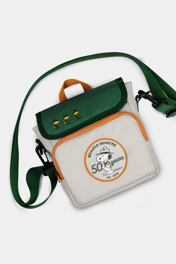 Slide View: 3: Peanuts Beagle Scouts Retrospekt Instant Camera Bag