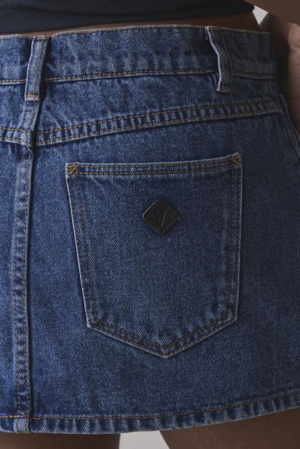 Slide View: 4: Mini-jupe en denim taille basse Abrand 99 Bella