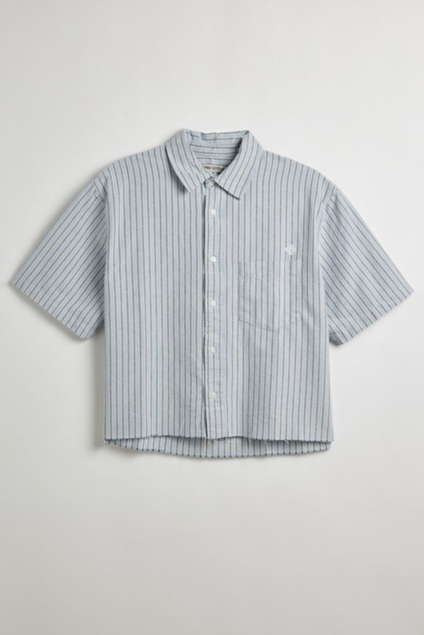 Slide View: 2: UO Striped Short Sleeve Cut-Off Oxford Button-Down Shirt