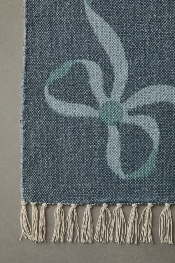 Slide View: 5: Lacey Bows Brushed Rug