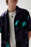 Thumbnail View 5: UO Abstract Pattern Satin Short Sleeve Button-Down Shirt