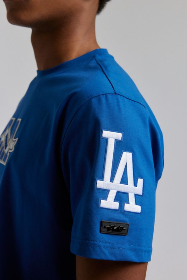 Slide View: 4: Pro Standard MLB Los Angeles Dodgers Team Logo Embroidered Tee