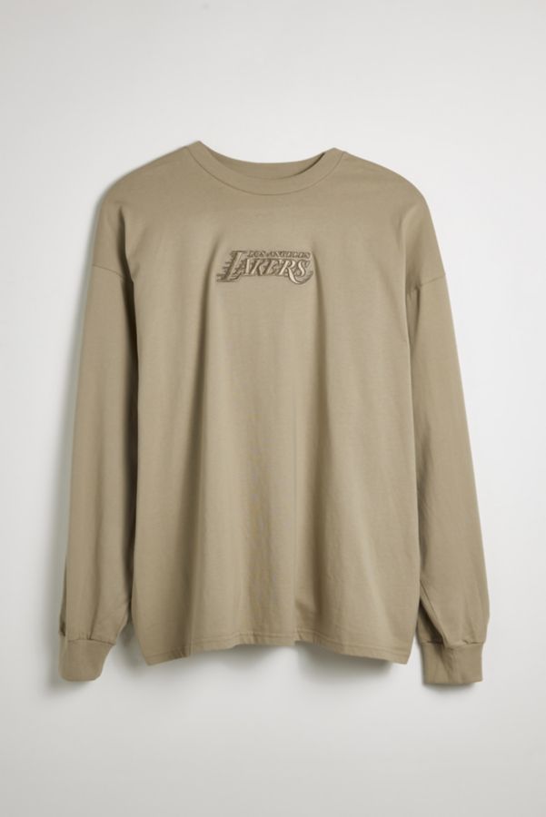 Slide View: 1: Pro Standard NBA Los Angeles Lakers Wingspan Long Sleeve Tee