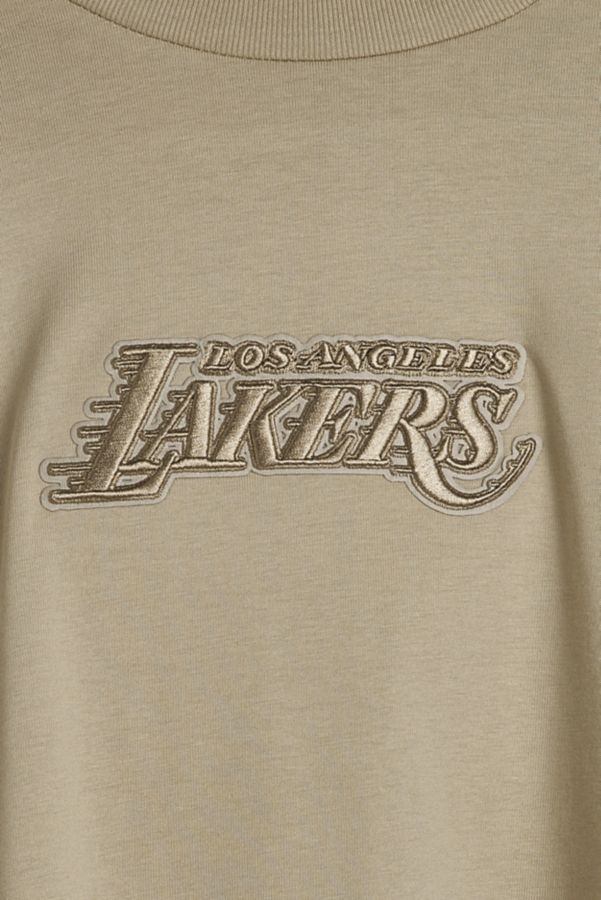 Slide View: 3: Pro Standard NBA Los Angeles Lakers Wingspan Long Sleeve Tee