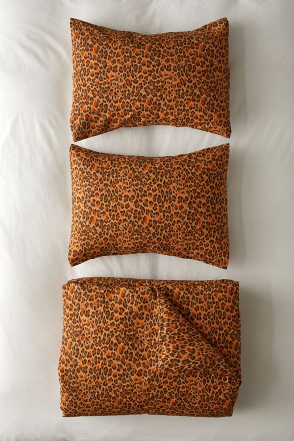 Slide View: 6: Dolores Leopard Core Duvet Set