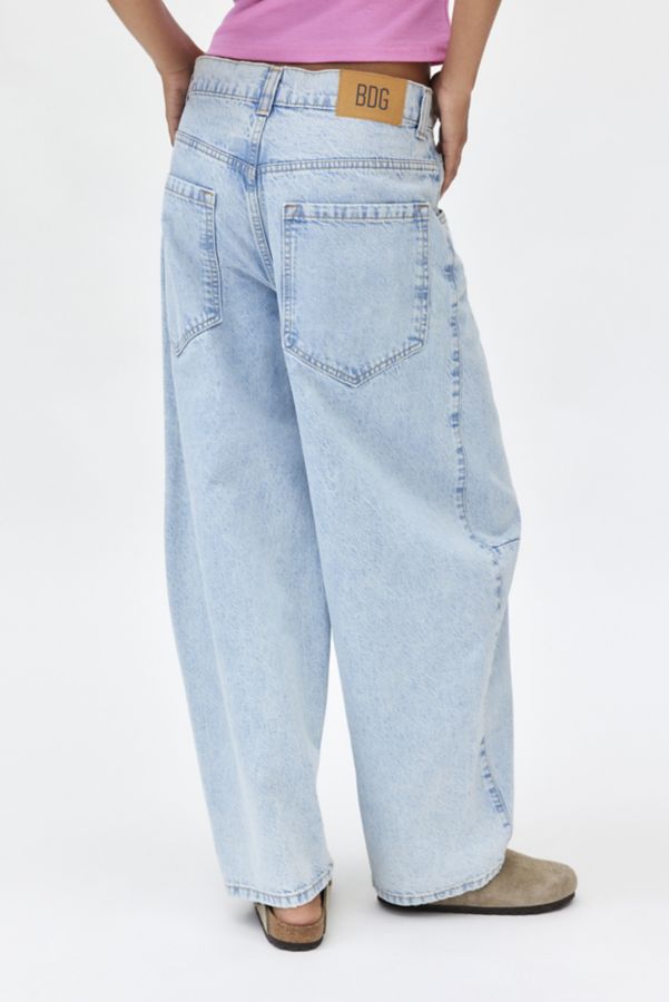 Slide View: 5: BDG Rih Mid Rise Barrel Jean