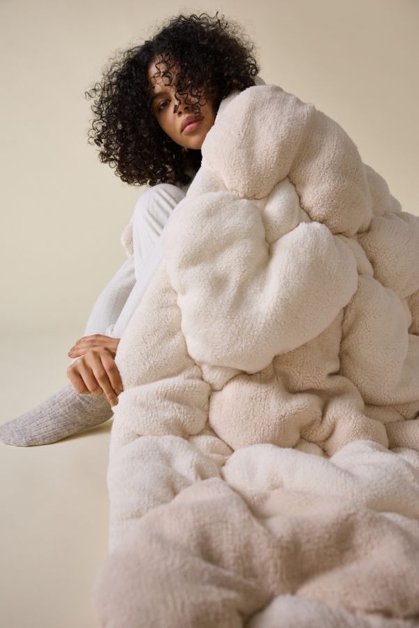 Slide View: 1: Heart Cloud Fleece Throw Blanket