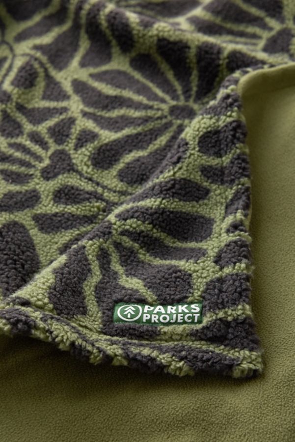 Slide View: 3: Parks Project Wildflower Fleece Throw Blanket