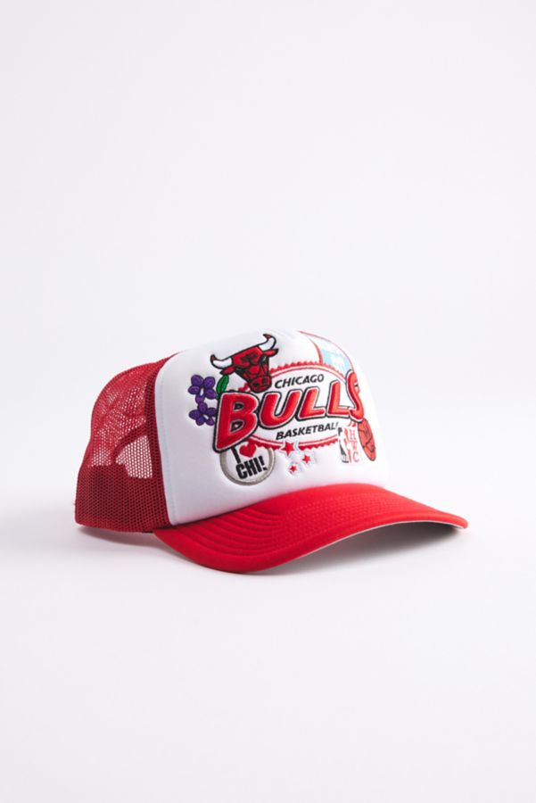 Slide View: 2: Mitchell & Ness NBA Chicago Bulls Patch Trucker Hat