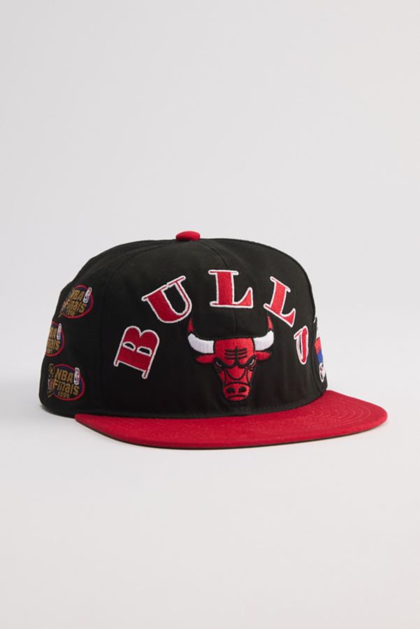 Slide View: 1: Mitchell & Ness NBA Chicago Bulls Arched Finals Hat