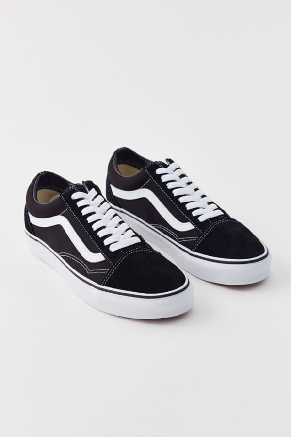 Slide View: 1: Vans Women's Old Skool Sneaker