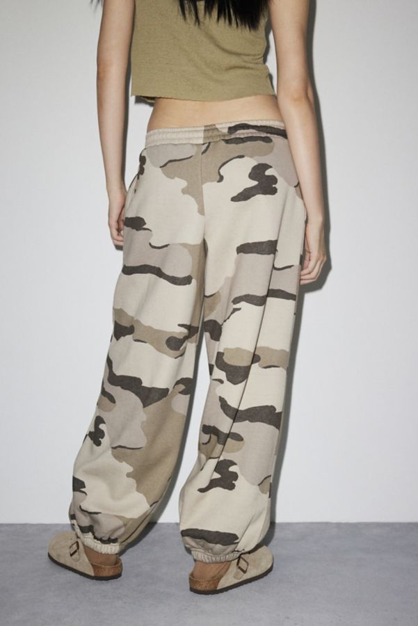 Slide View: 5: Pantalon de Jogging Brenda Camo Out From Under