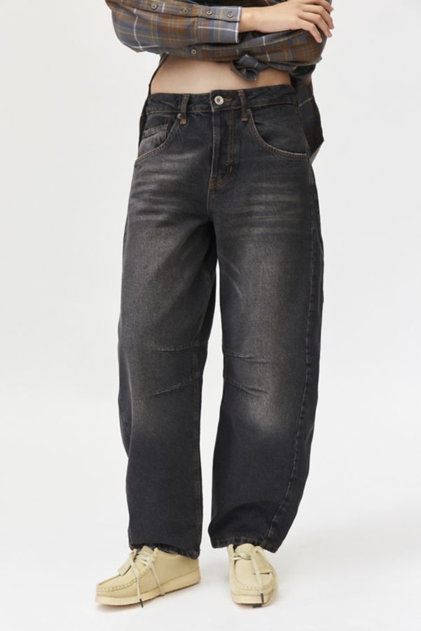 Slide View: 2: BDG Horseshoe Barrel Jean