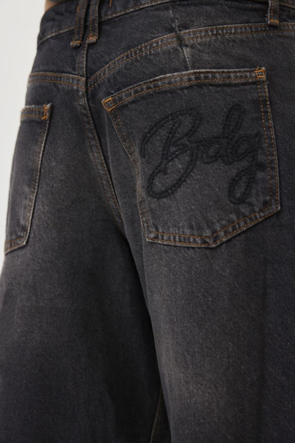 Slide View: 3: BDG Horseshoe Barrel Jean