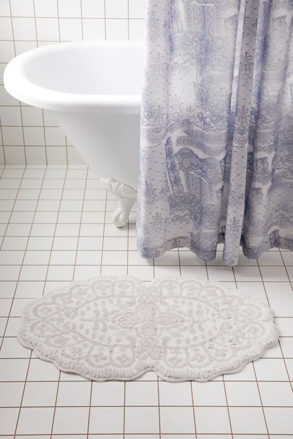 Slide View: 1: Lace Tufted Bath Mat