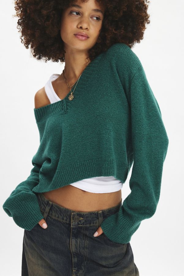 Slide View: 1: BDG Jenna V-Neck Sweater