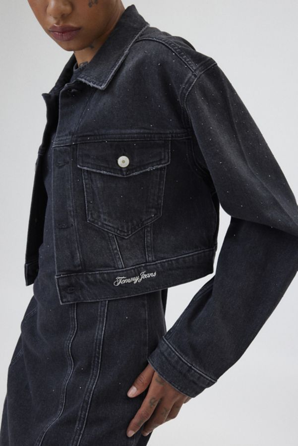 Slide View: 1: Tommy Jeans Boxy Fit Crop Denim Jacket