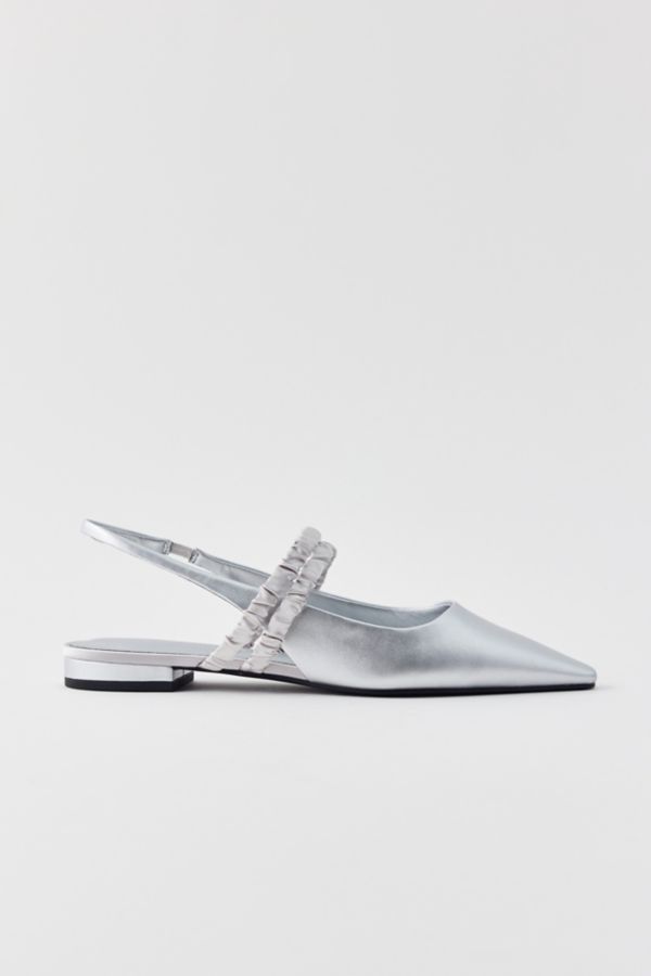 Slide View: 3: Charles & Keith Scrunchie Slingback Mule