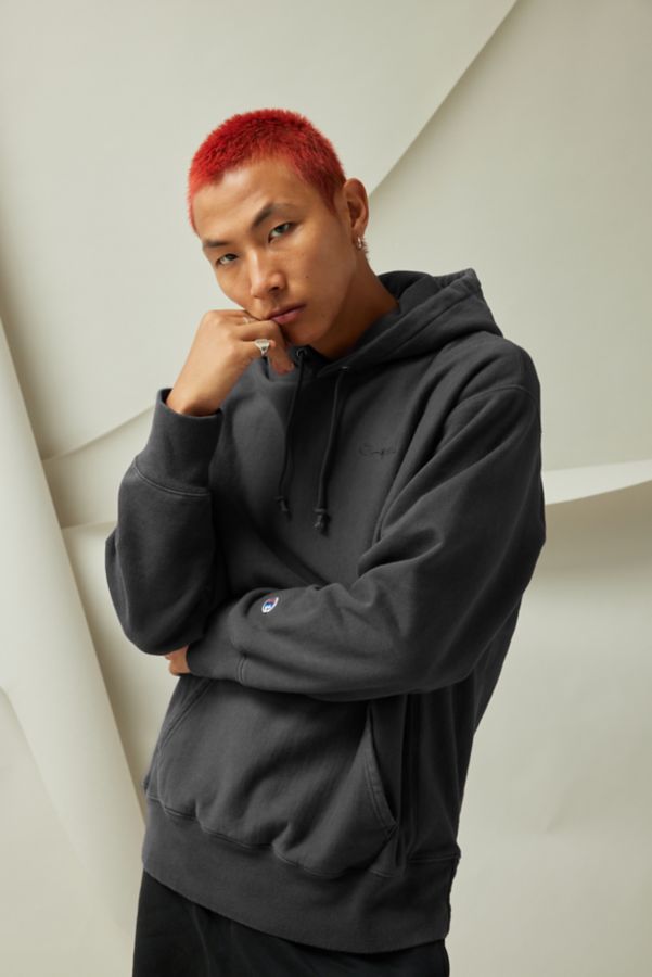 Slide View: 1: Champion UO Exclusive Arena Solid Reverse Weave Hoodie Sweatshirt